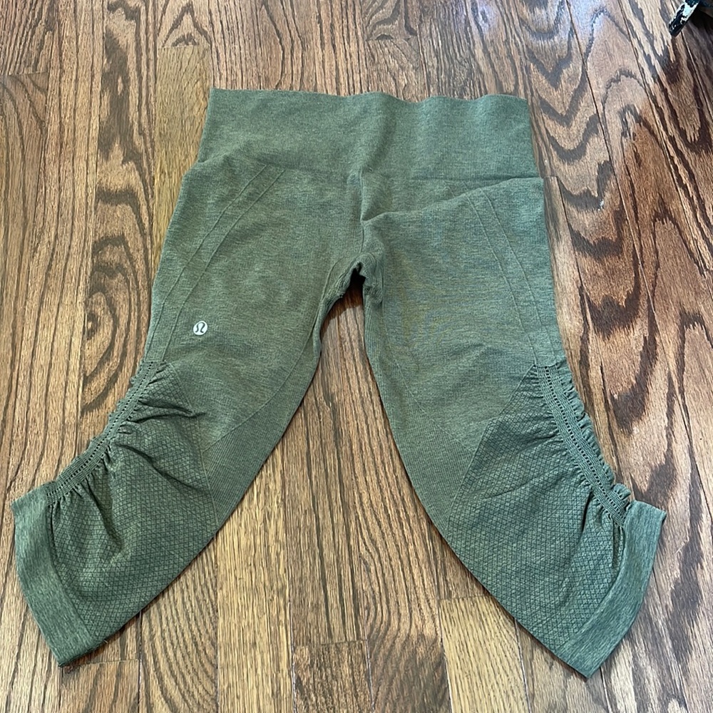 Lululemon crop pants